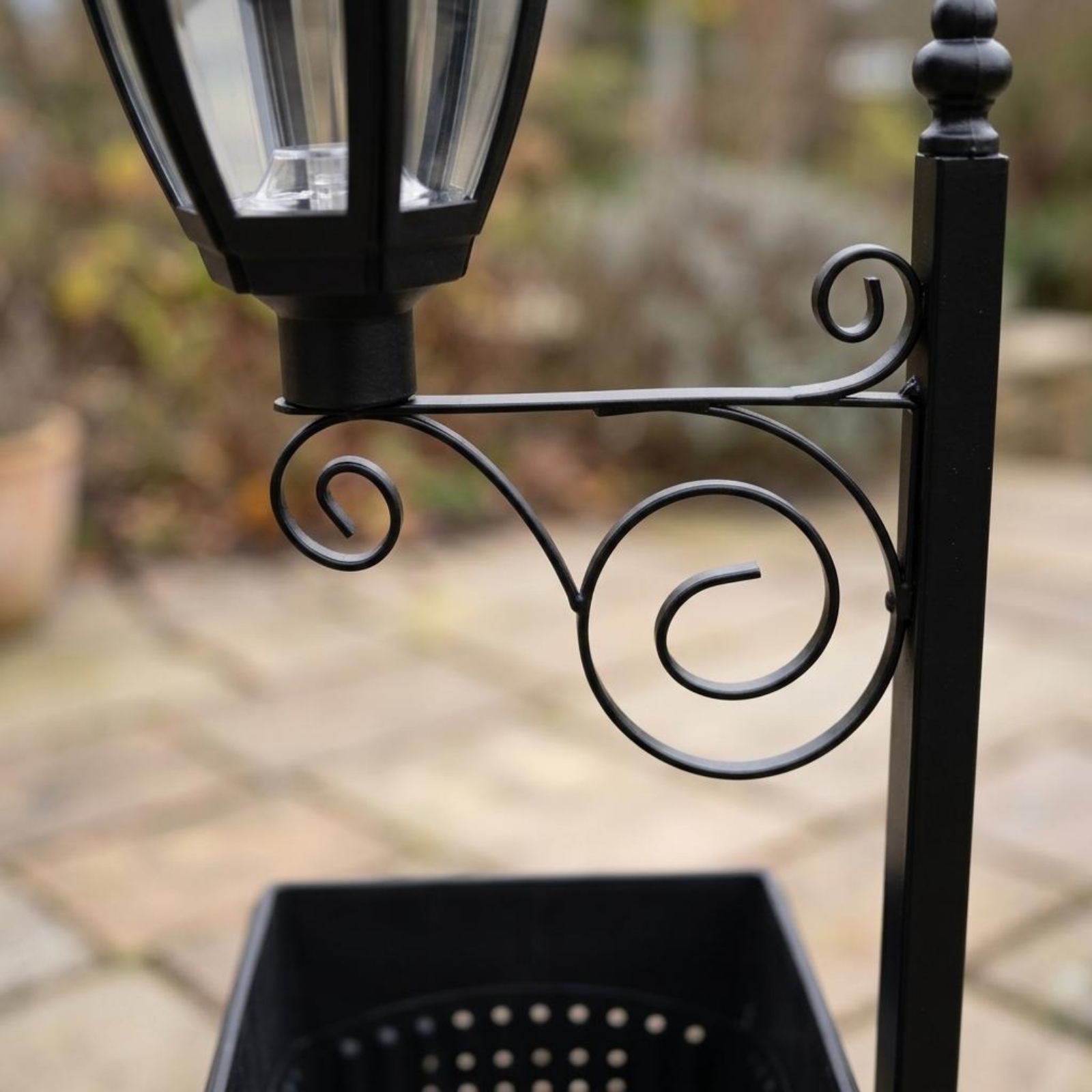 Solar Flower Pot Light Wrought - Garden Lighting Decor recensie en prijs